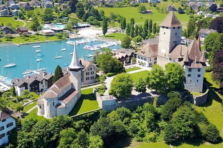 Apéro am Thunersee im Schloss Spiez